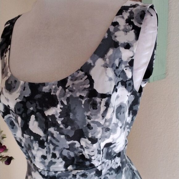 Halogen Dress  - Picture 4 of 11